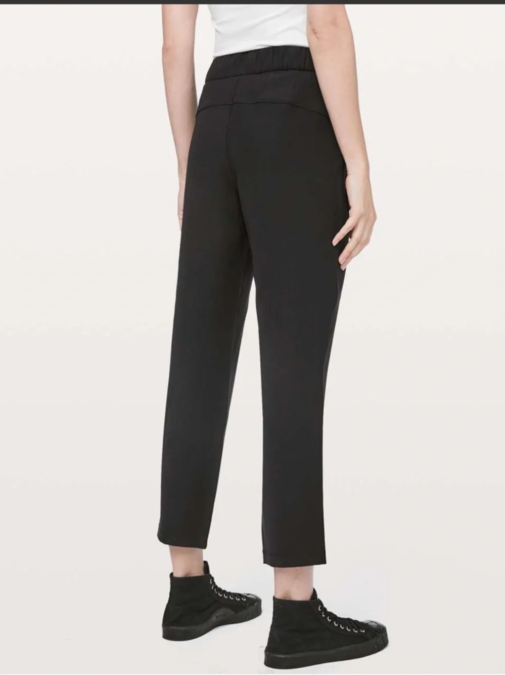 Lululemon On The Fly Pant Woven Women's Size 2 Black 27